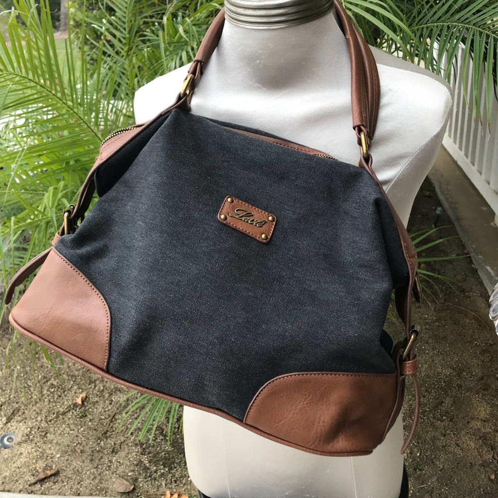 This is a GREAT Purse for denim or canvas strong lovers ! Black denim.